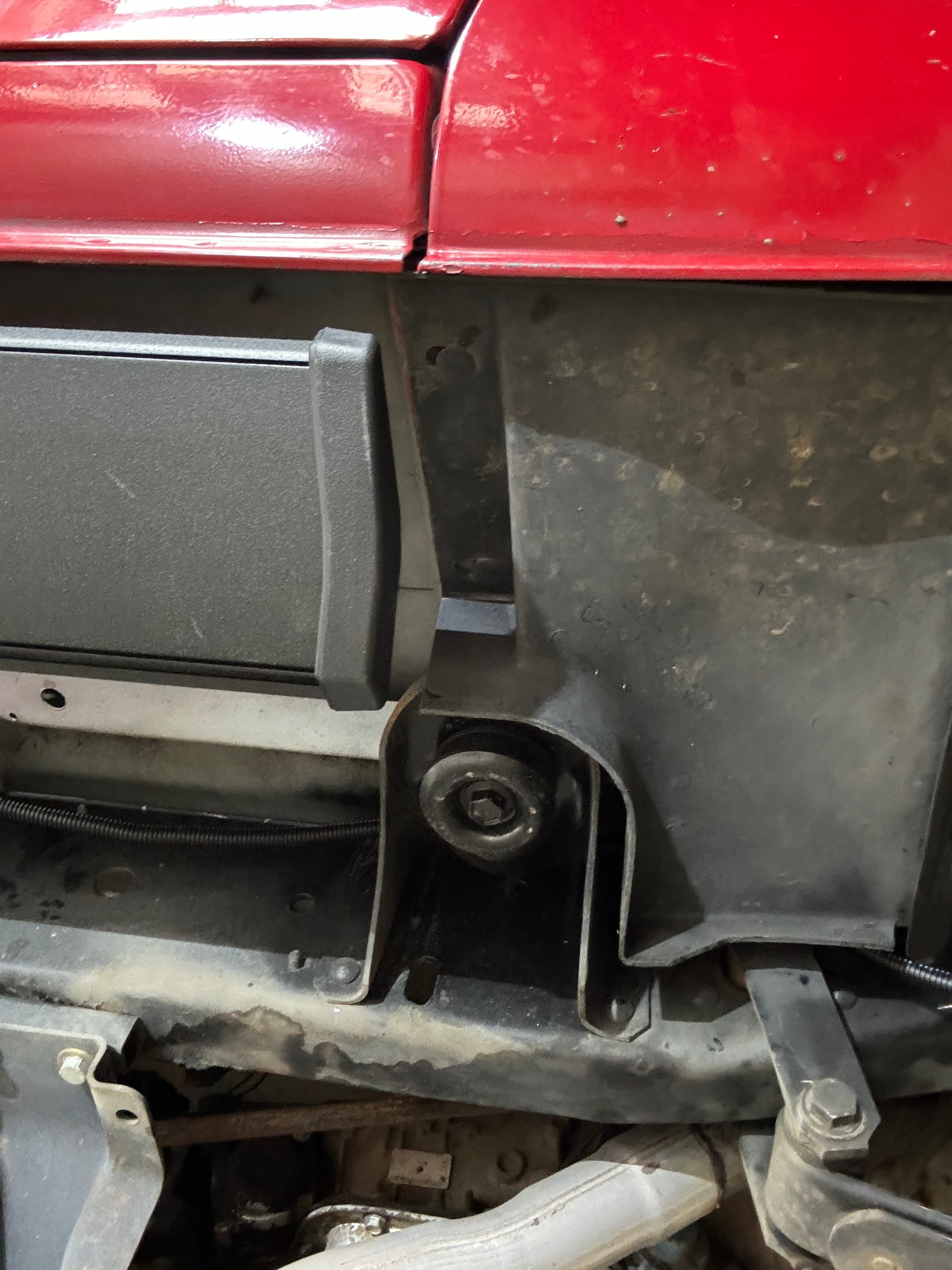 1981-91 GM Suburban Amp Retractable Electric Step Mounting kit